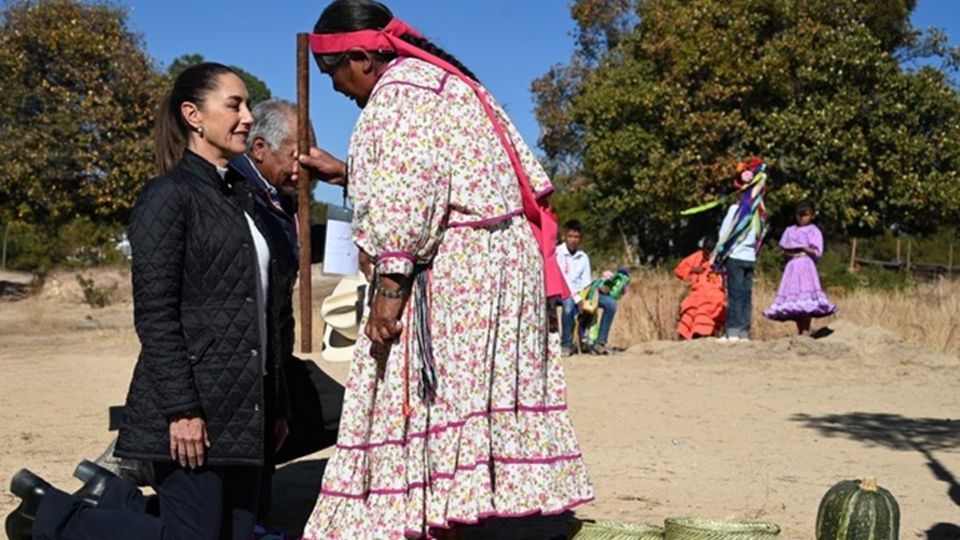 Sheinbaum regresa tierras a comunidades tarahumaras de Chihuahua