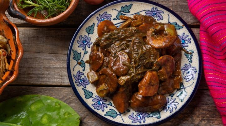 Navidad 2024: Los 5 tips que recomienda un chef profesional para cocinar los romeritos en la cena navideña