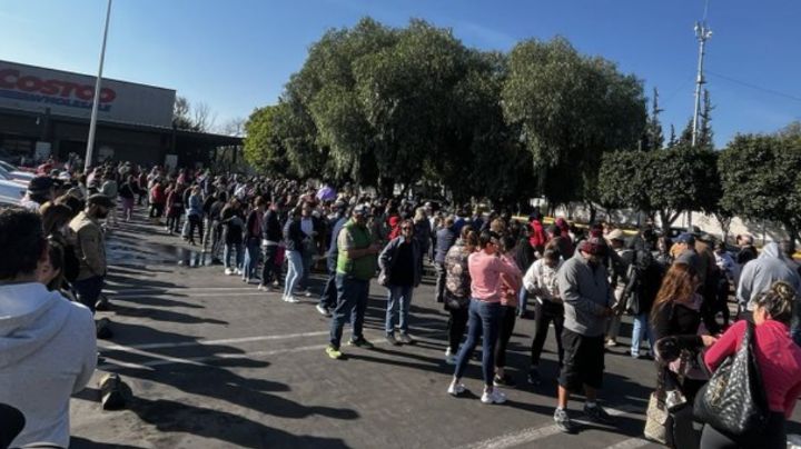 ¿Vas a Costco hoy? ¡Así está la fila en León! |VIDEO