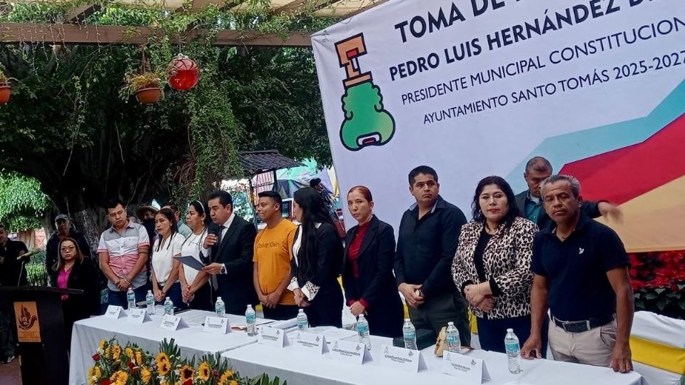 Día de la toma de protesta de Pedro Luis Hernández de Paz, como presidente municipal de Santo Tomás de los Plátanos