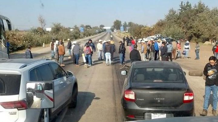 Autopista México - Querétaro, nuevo bloqueo provoca caos en ambos sentidos