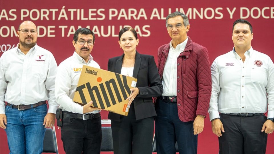 El gobernador encabezó la ceremonia cívica de honores a la bandera en el Gimnasio Multidisciplinario de la UAT.