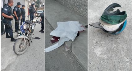 Motociclista muere al derrapar en Huejutla; su casco se quebró por el golpe