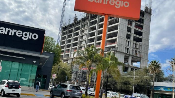 Construyen edificio nuevo frente a Liverpool en Plaza Mayor ¿qué será?