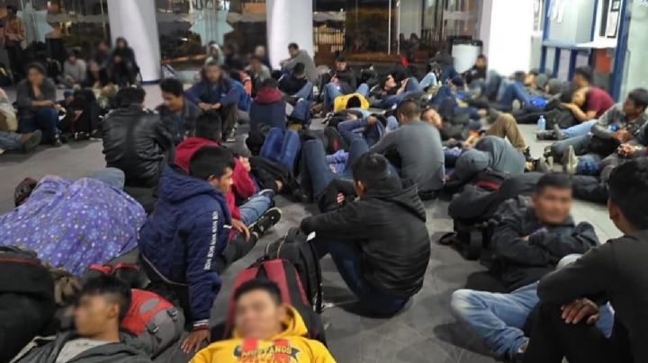 Caen 2 presuntos polleros por trasladar a 156 migrantes en Veracruz