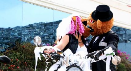 Amor de osos sobre ruedas: Abel y Ángeles se casaron en las bodas colectivas de Pachuca