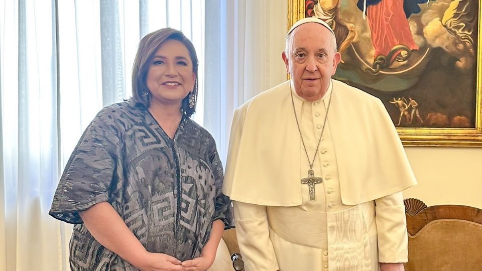Xóchitl Gálvez con el papa Francisco, en el Vaticano