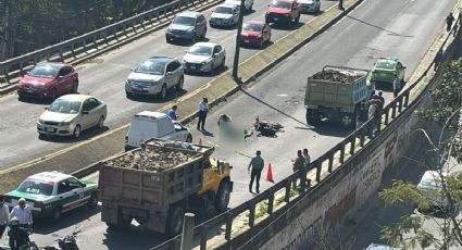 Cierran carretera Xalapa - Banderilla por accidente; muere un motociclista