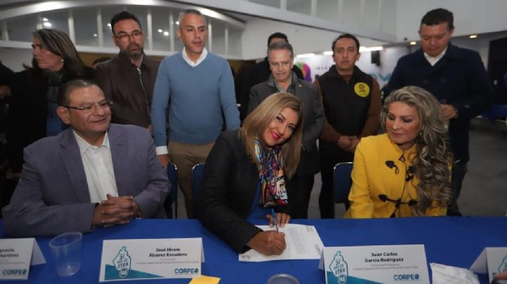 Alfa González se registra como precandidata de la Alianza Va por CDMX