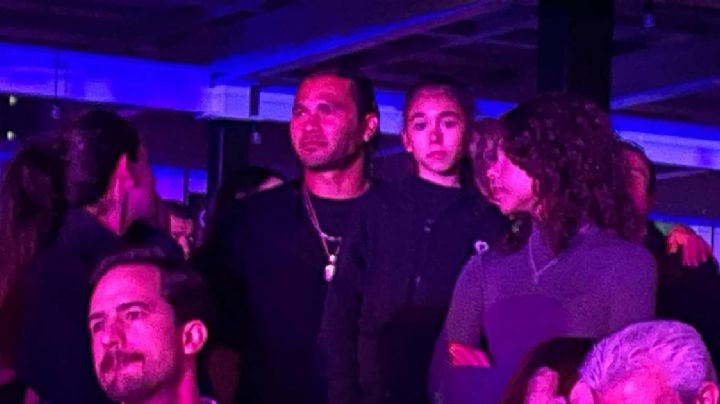El Gullit Peña en la zona VIP del concierto de Sebastian Yatra; no tomó casi nada