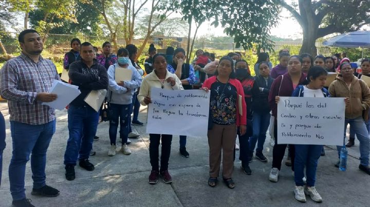 Protestan por falta de Becas Benito Juárez en escuelas de Huejutla