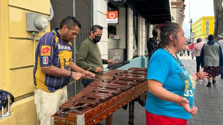 Marimba Flor de Café, 30 años llevando música y baile a las calles de Xalapa