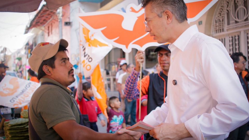 Candidato al Senado de la República por Movimiento Ciudadano.