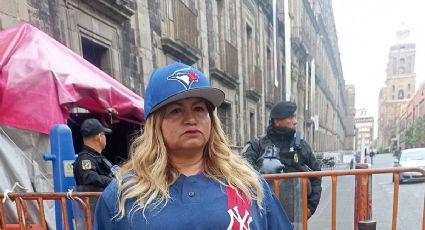 "Vestida de beisbolista", Ceci Flores llega por segundo día a Palacio Nacional | VIDEO