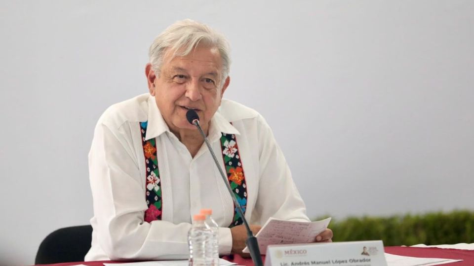 AMLO critica a embajador de EU por declaraciones sobre magistrados de la SCJN