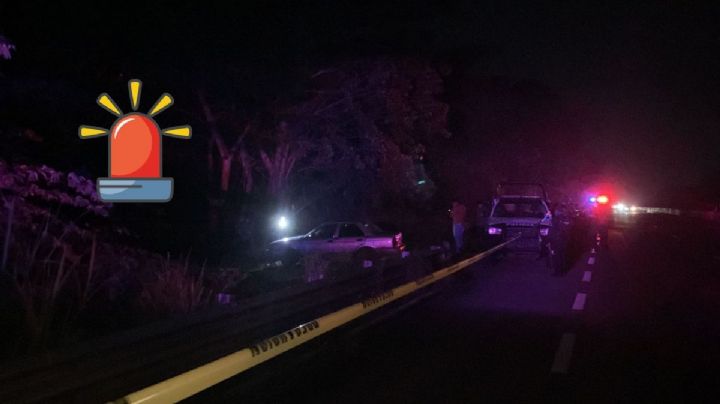 Abandonan cuerpos de hombre y mujer dentro de vehículo en el sur de Veracruz
