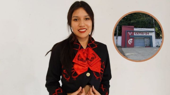 Eli, alumna del Cetis 134 que puso en alto a Banderilla en concurso de canto