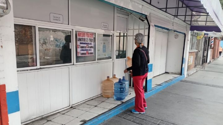 Escasez aumenta los precios del agua y de los productos para almacenarla