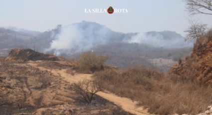 Incendios forestales en Chiapas: con cubetas vecinos combaten las llamas