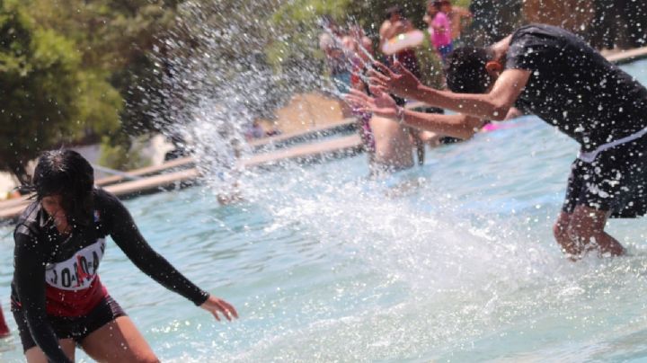 Disfrutan Semana Santa en albercas públicas y sin salir del Edomex