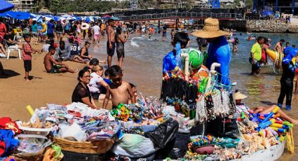 Así se ve Acapulco en Semana Santa; turistas llenan las playas azotadas por el huracán