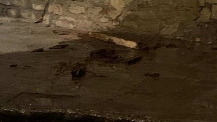 Sorprende y caen pedazos de madera en túnel por fuga de agua en Guanajuato