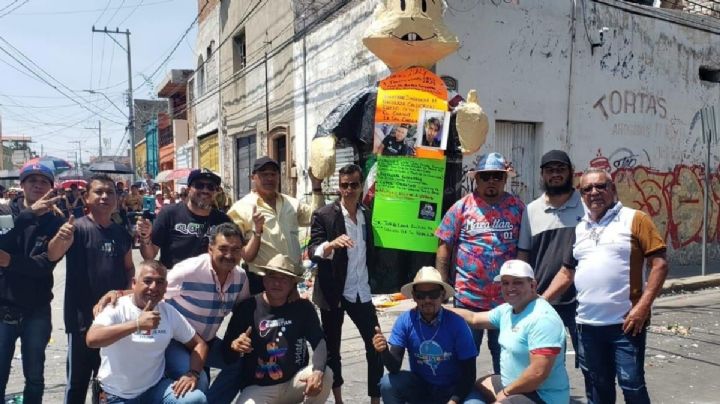 Queman a López Obrador como Judas