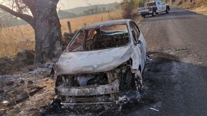 Asesinan a tres personas y las calcinan dentro de su vehículo en Morelia