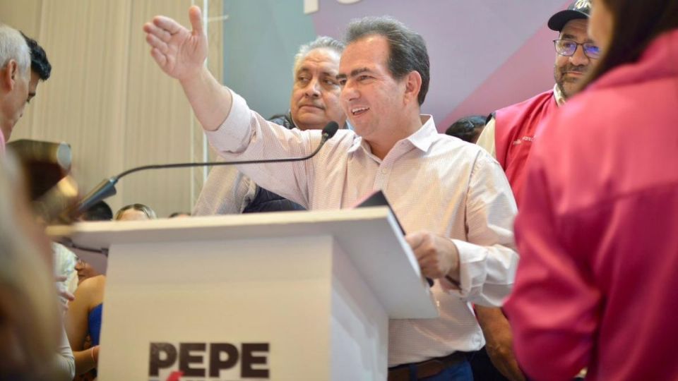 Pepe Yunes se reúnen con maestros en Xalapa, esto fue lo que hablaron