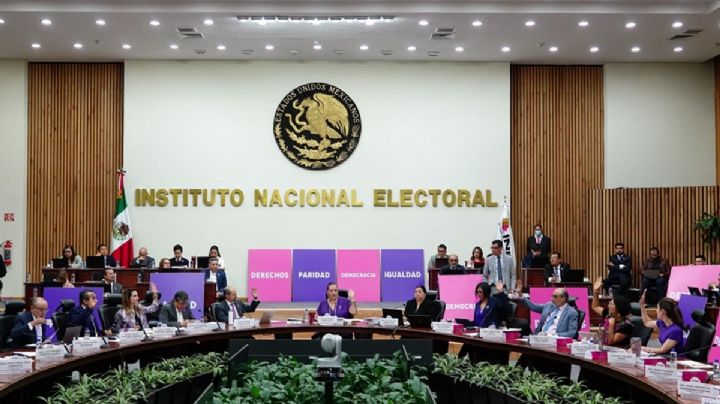 INE admite errores en registro de votantes en el extranjero y amplía plazo de registro al 5 de mayo