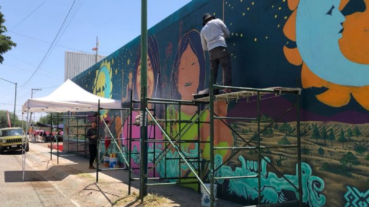 Niños en León pintan murales en programa cultural de Infonavit