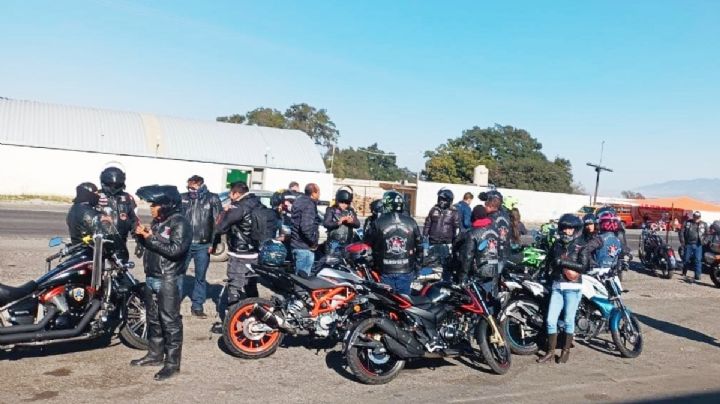 Dos mil 500 caballos de acero, en rodada nocturna con causa en Tulancingo