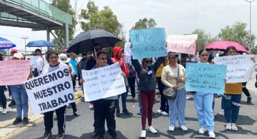 Trabajadores bloquean bulevar Felipe Ángeles ante cierre de Carnival