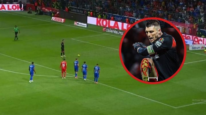 Otro portero que cobró penal vs Cruz Azul y también falló como Thiago Volpi