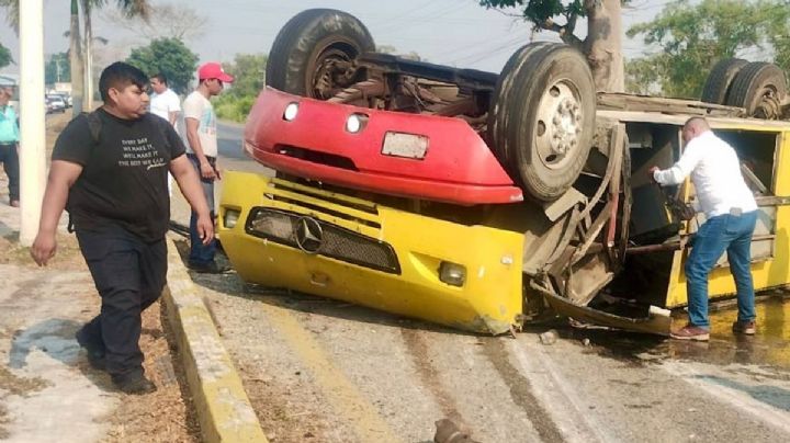Tabasco: Vuelca autobús en Villahermosa-Macuspana; hay 4 muertos | VIDEO