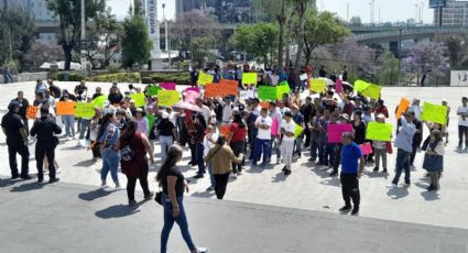 Comerciantes se manifiestan en Palacio Municipal de Naucalpan, amenazan con bloquear Periférico Norte