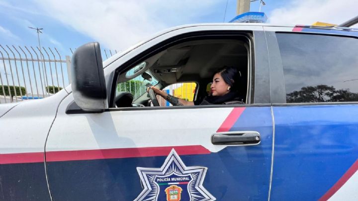 Celebra Día de las Madres, en su patrulla, orgullosa de ser policía