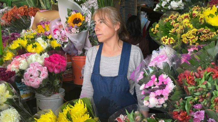 Ambulantaje “pega” a vendedores de flores en el Día de las madres