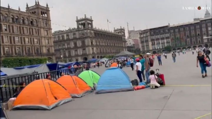 Instalan maestros plantón indefinido en el Zócalo