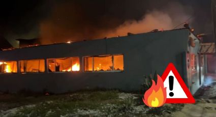 Fuerte incendio en Coatzacoalcos consume palapa del malecón; esto se sabe