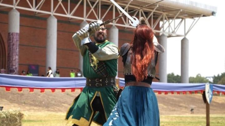 Duelos a espadazos en el Festival Medieval 2024, en Parque Explora