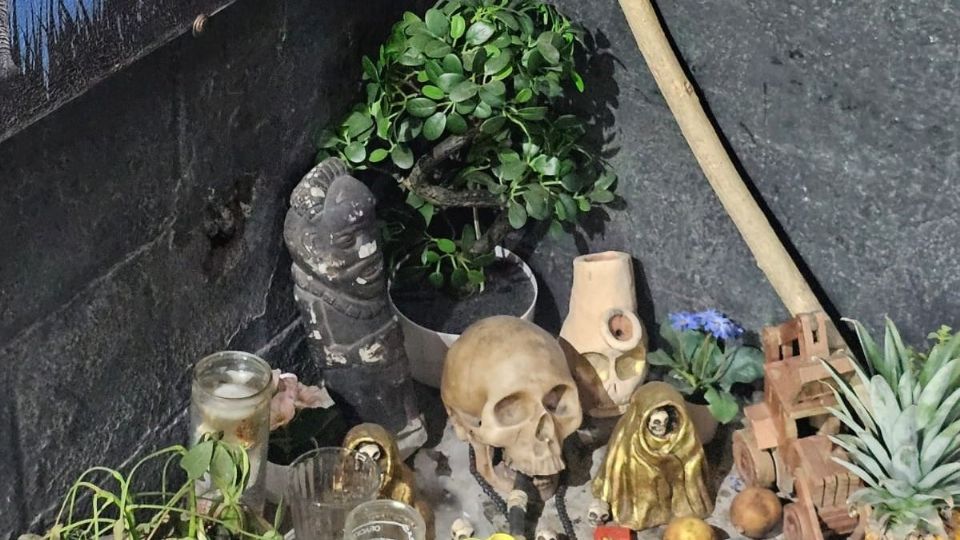 Un altar de santería fue encontrado en un operativo para decomisar drogas en la colonia Morelos