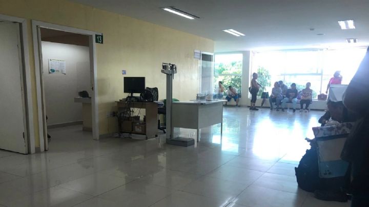 Sin aire acondicionado en el IMSS: “Sino se muere uno de la enfermedad, nos morimos del calor”