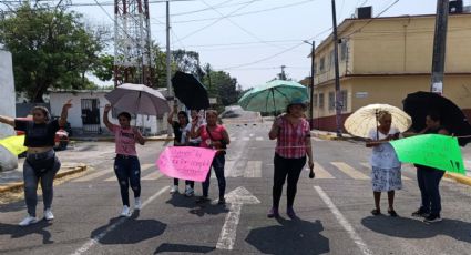 Padres de escuela en Veracruz amagan con negar casilla; esto piden con protesta