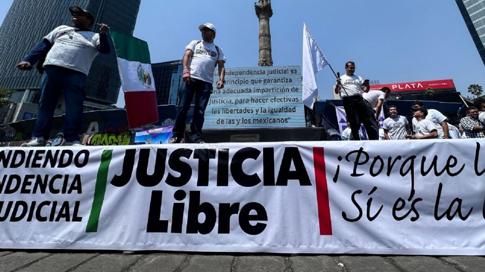 Trabajadores del Poder Judicial en CDMX protestan contra la reforma de AMLO