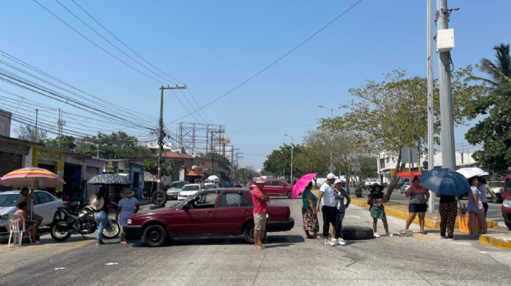 15 días sin luz: bloquean JB Lobos por falta de luz en Veracruz hoy sábado 1 de junio