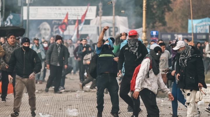 Argentina: Gobierno califica protesta contra la Ley Bases como "golpe de Estado"