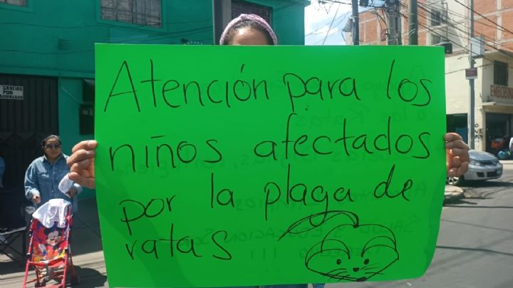 Plaga de ratas en CENDI de Iztacalco; padres de niños protestan en Rojo Gómez