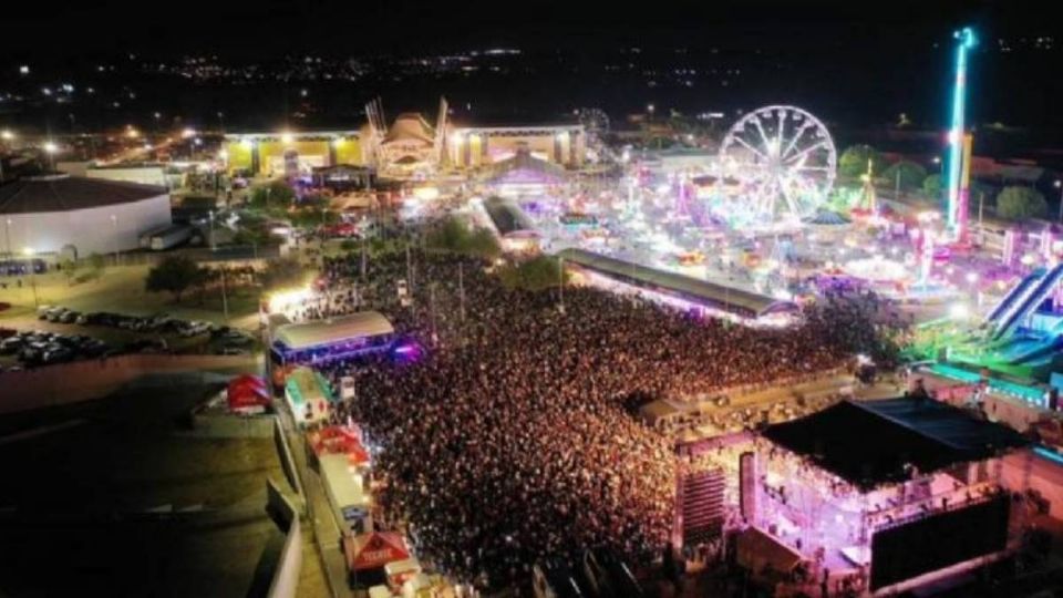 Músicos participantes en la Feria de las Fresas reclamaron que no se les ha pagado por completo