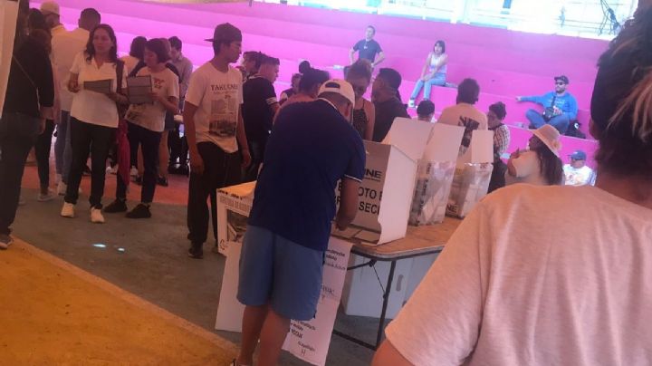 Tláhuac: Pese a retrasos y largas filas, cierran casillas y dejan a muchos sin votar